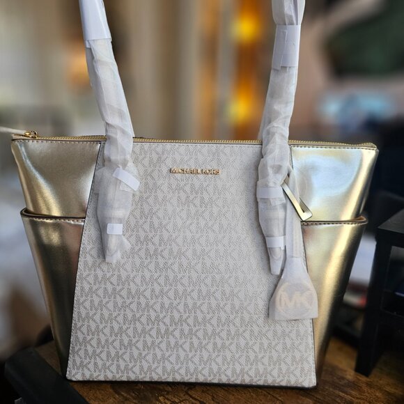 Michael Kors Large Signature Logo and Metallic Tote Bag - Picture 5 of 8